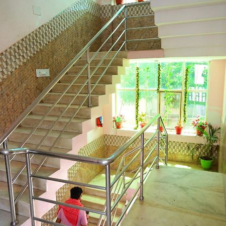 Mor Hotel Beach Heaven-স্বর্গদ্বার গোল্ডেন বিচ এবং মন্দিরের কাছে হোটেল বিচ হেভেন- Near Golden Beach & Temple Best Selling & Best Choice Of Travellers Puri Exteriör bild