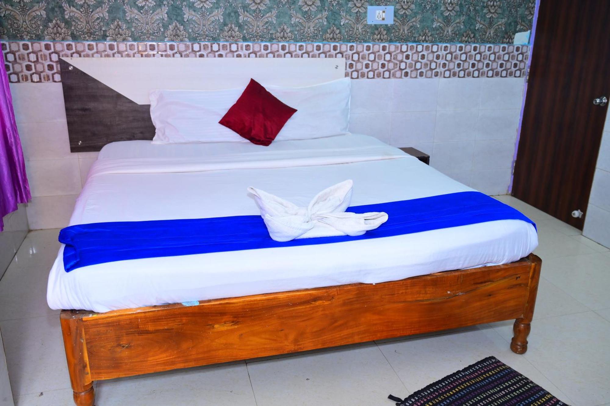 Mor Hotel Beach Heaven-স্বর্গদ্বার গোল্ডেন বিচ এবং মন্দিরের কাছে হোটেল বিচ হেভেন- Near Golden Beach & Temple Best Selling & Best Choice Of Travellers Puri Exteriör bild