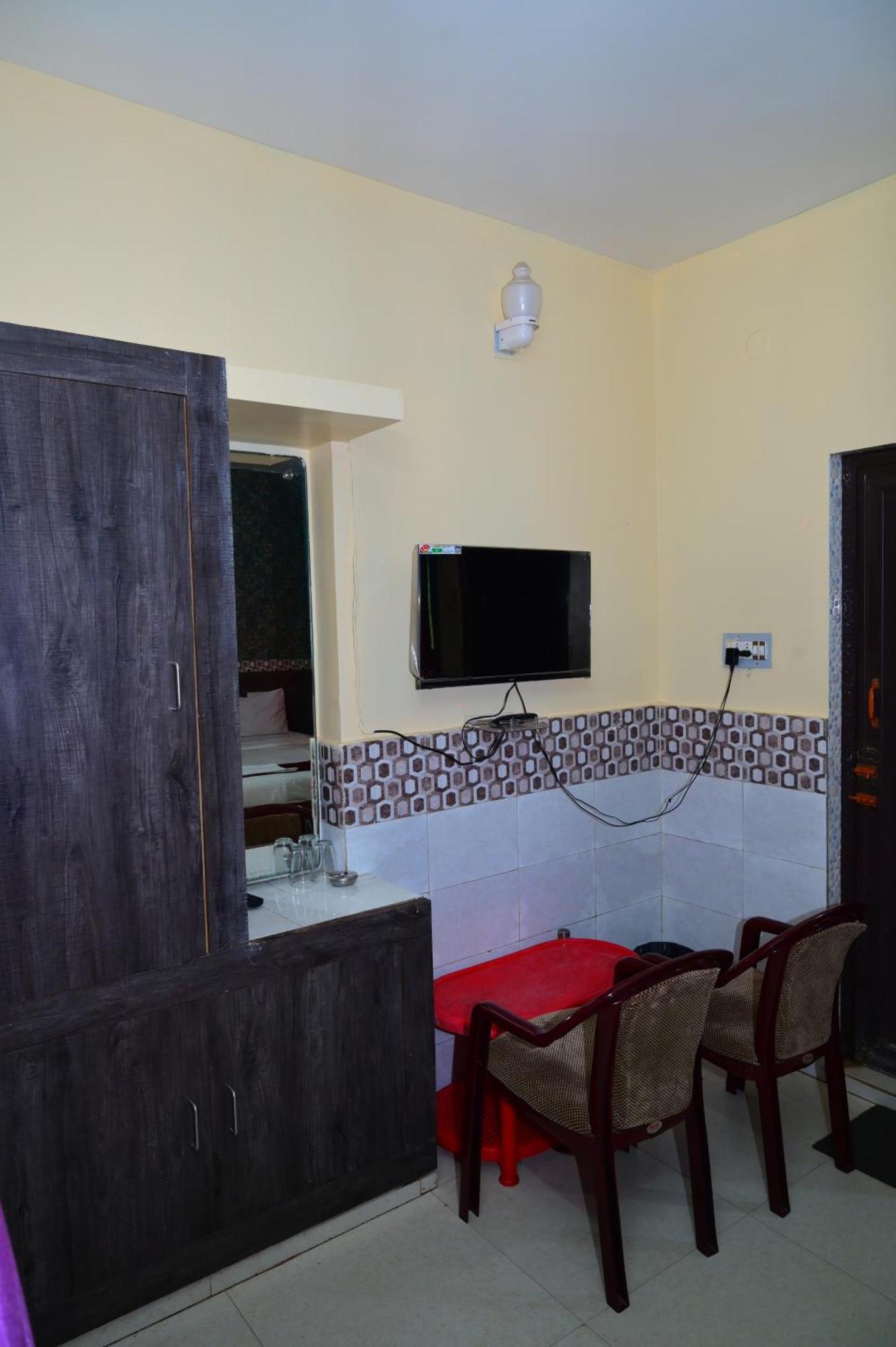 Mor Hotel Beach Heaven-স্বর্গদ্বার গোল্ডেন বিচ এবং মন্দিরের কাছে হোটেল বিচ হেভেন- Near Golden Beach & Temple Best Selling & Best Choice Of Travellers Puri Exteriör bild